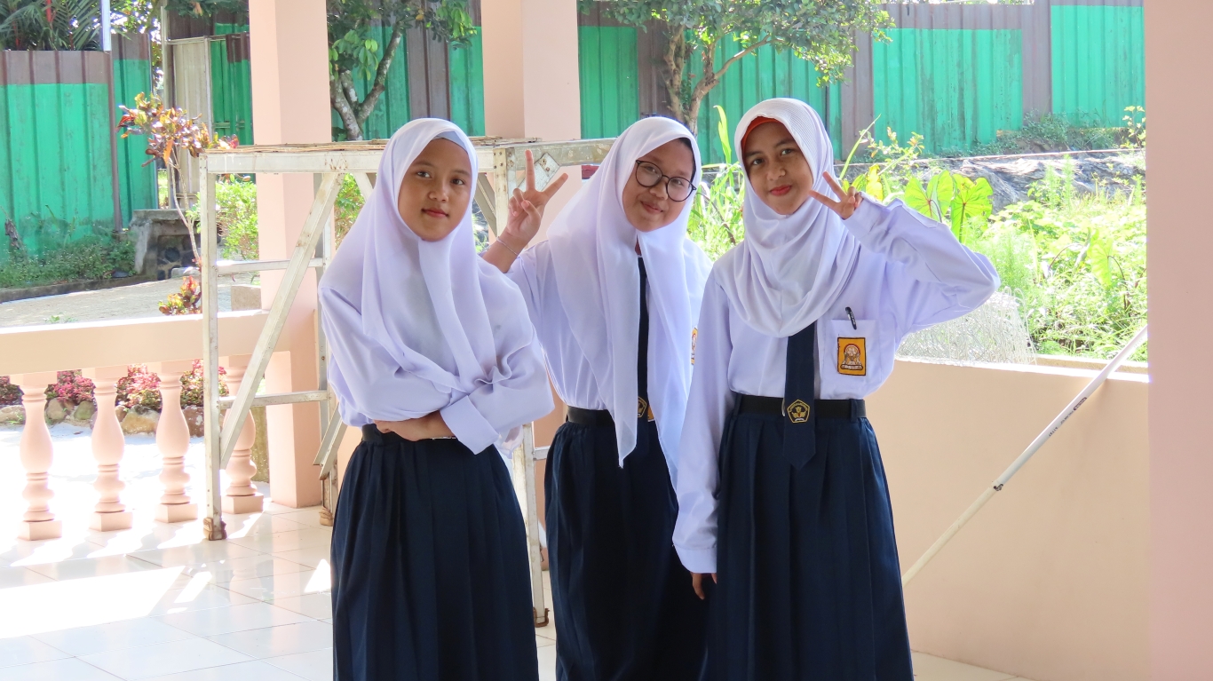 Santri-Putri-3